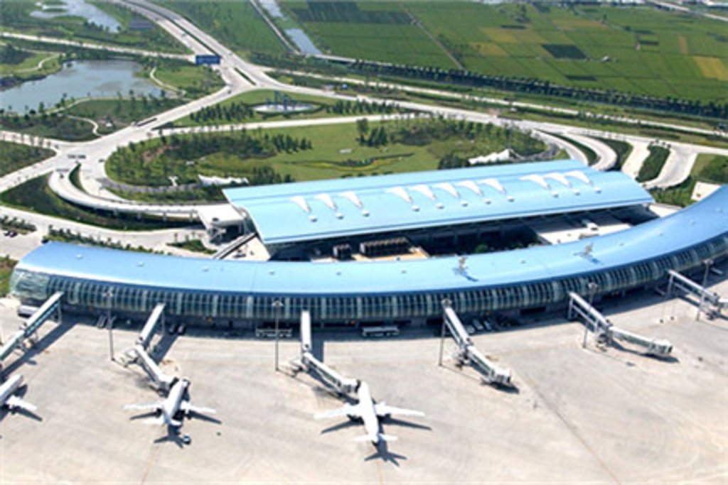 卡宴罗尚博国际机场